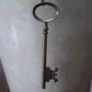 vintage key necklace